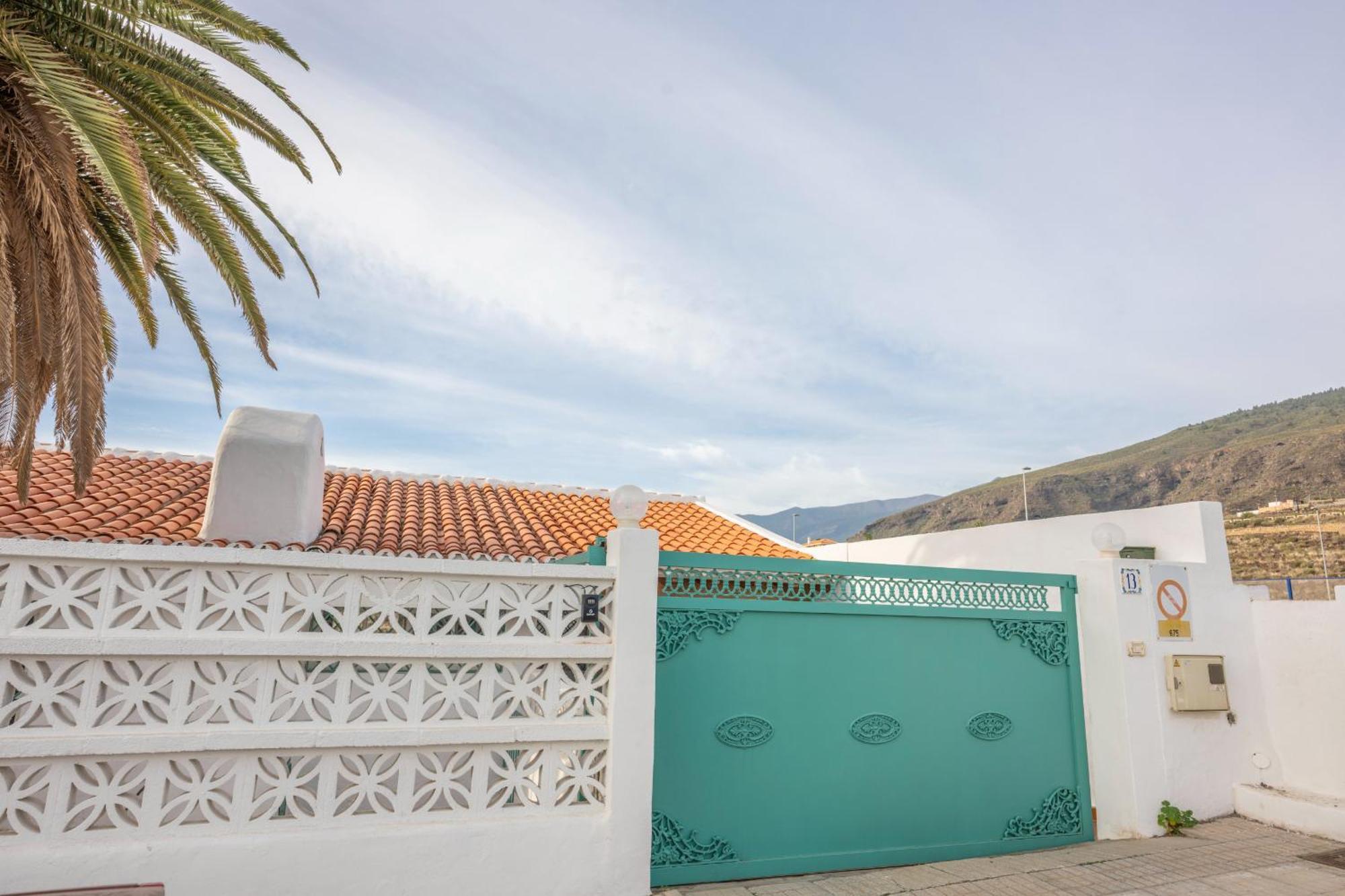 Calala House With Huge Terrace Villa กันเดลาเรีย ภายนอก รูปภาพ