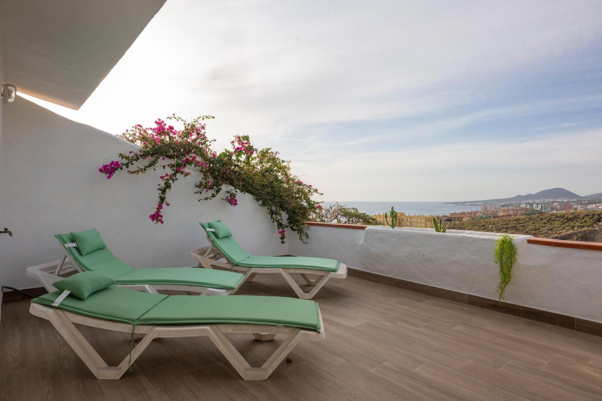 Calala House With Huge Terrace Villa กันเดลาเรีย ภายนอก รูปภาพ