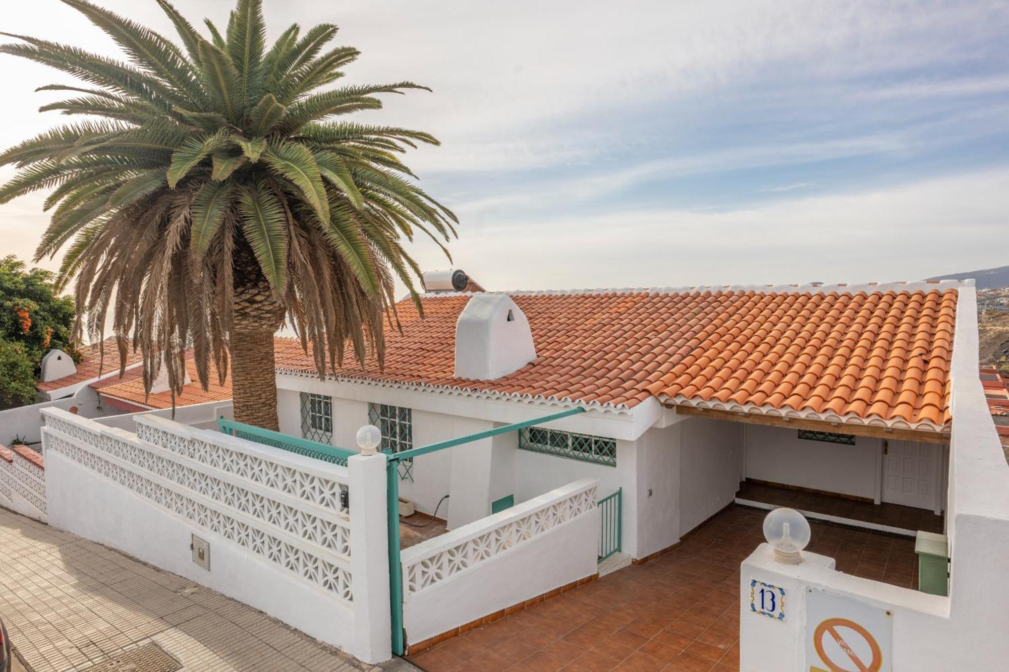 Calala House With Huge Terrace Villa กันเดลาเรีย ภายนอก รูปภาพ